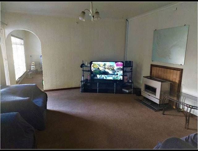 3 BEDROOM HOUSE FOR SALE IN VAN RIEBEECK PARK